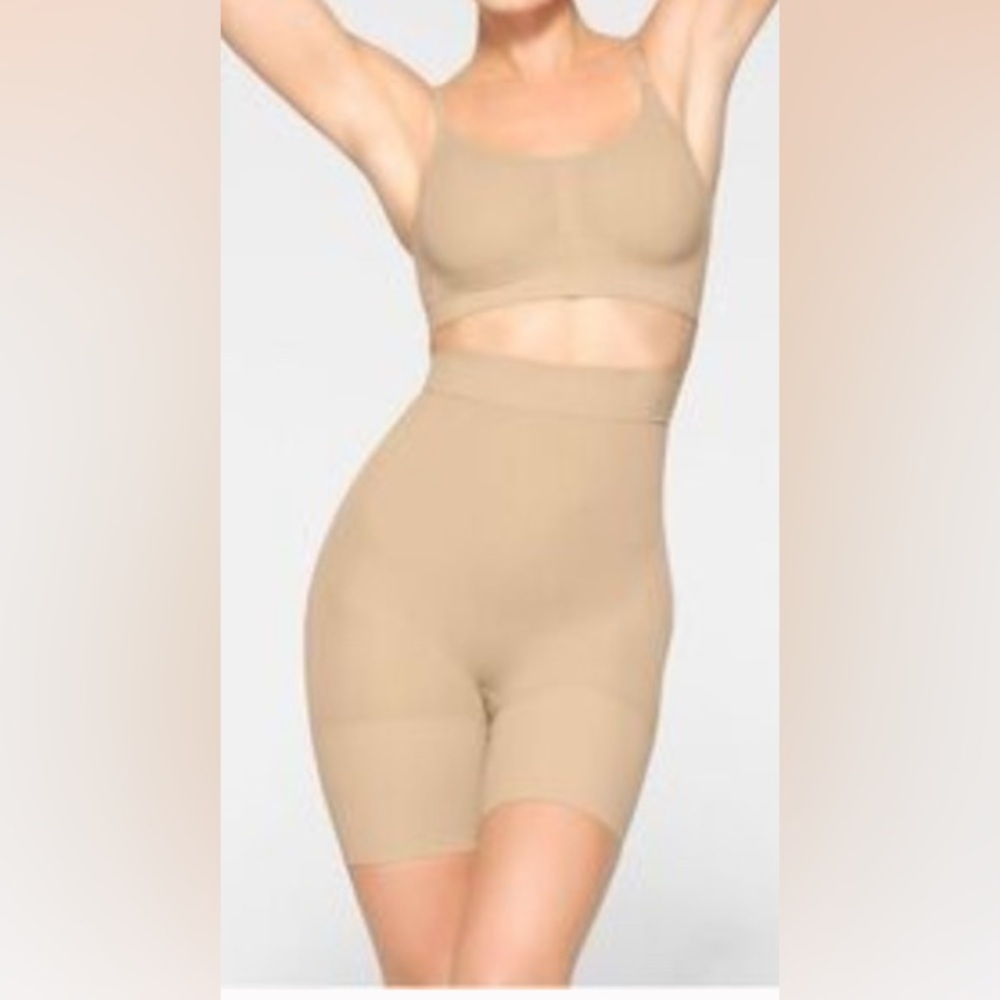 Skims Short Womens Tan Seamless Sculpt Mid Thigh Shorts Bottom Shapewear S
